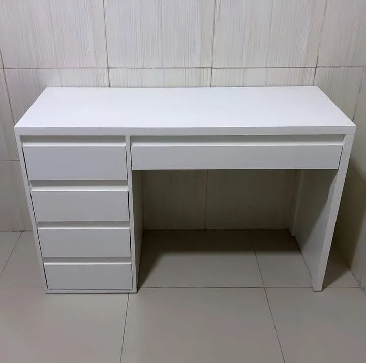 Escrivaninha L 1.20 M