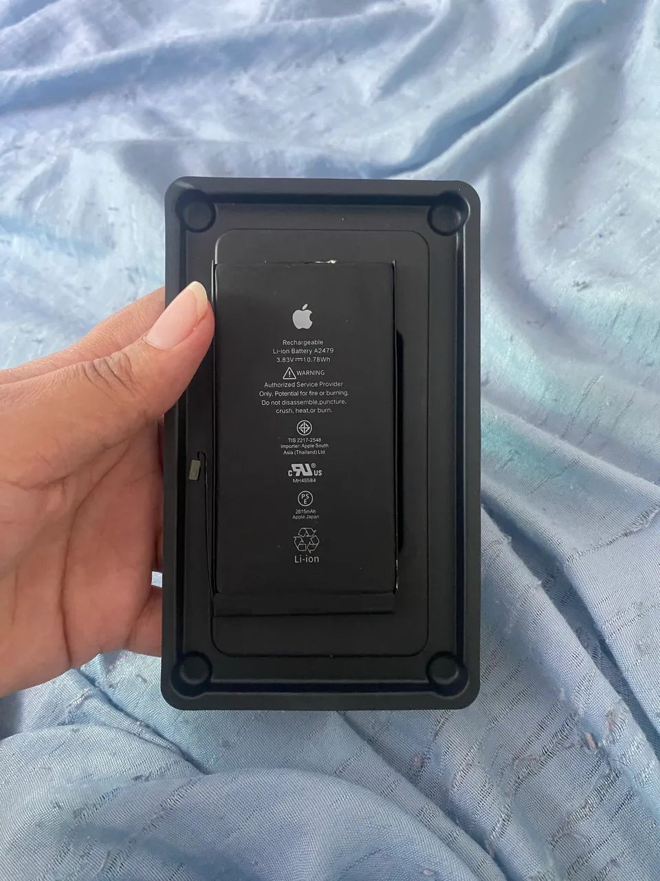 Vendo bateria iPhone 12 original  - Foto 3