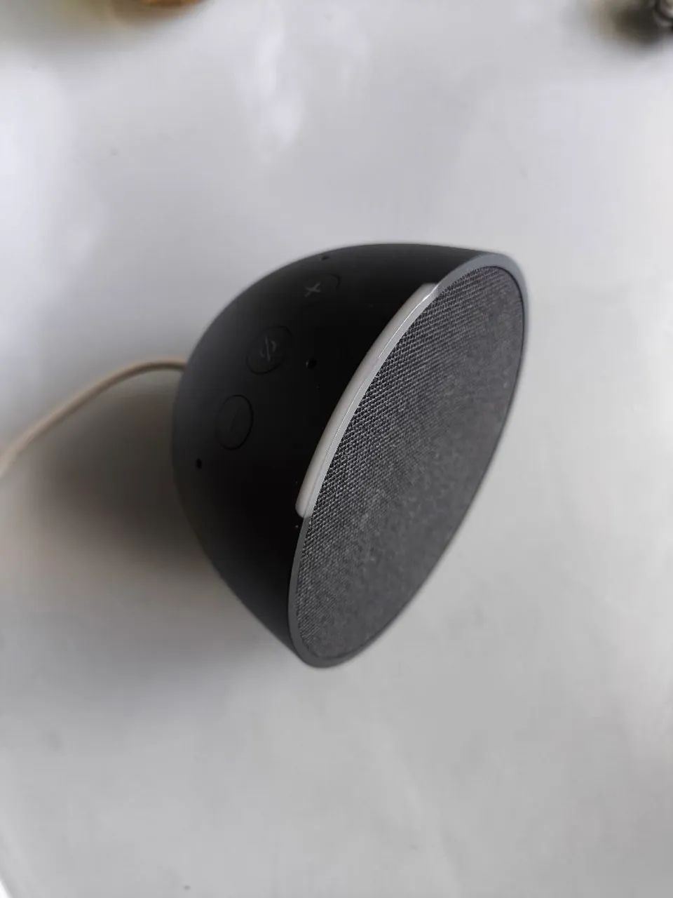 Alexa Echo (Amazon) - Smart Speaker com Assistente de Voz - Usada