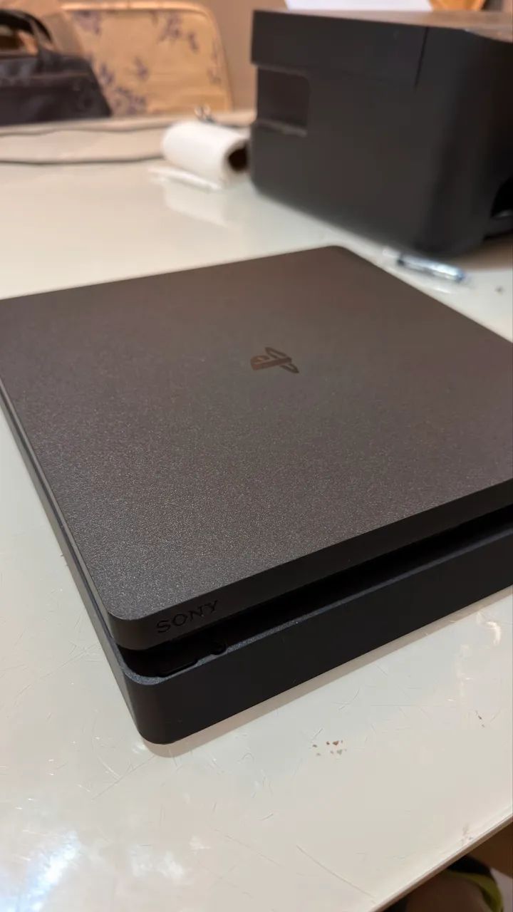 Ps4 com 2 controles - Foto 2