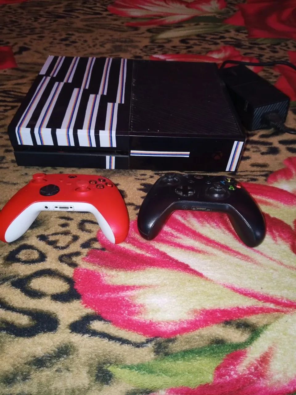 Xbox one fat 2controles funcionando perfeitamente  - Foto 4
