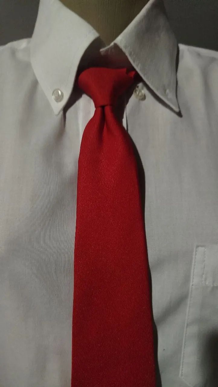 Gravata estilo colegial vermelha  - Foto 2