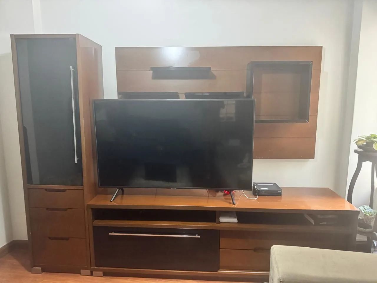 Conjunto modulo, rack e painel com nicho