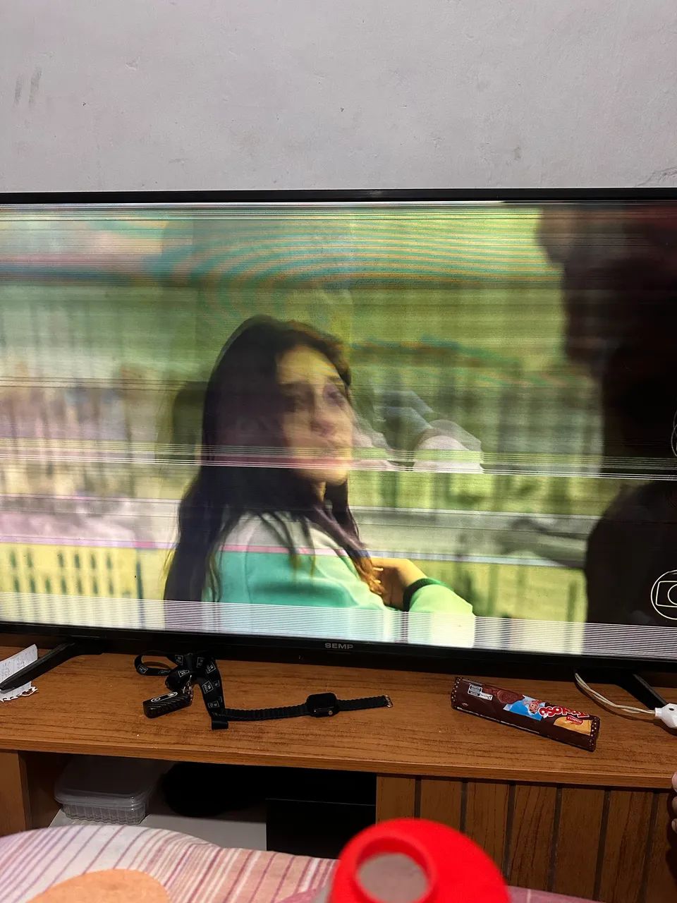 Vendo televisão com problema no Led preço a negociar - Foto 4