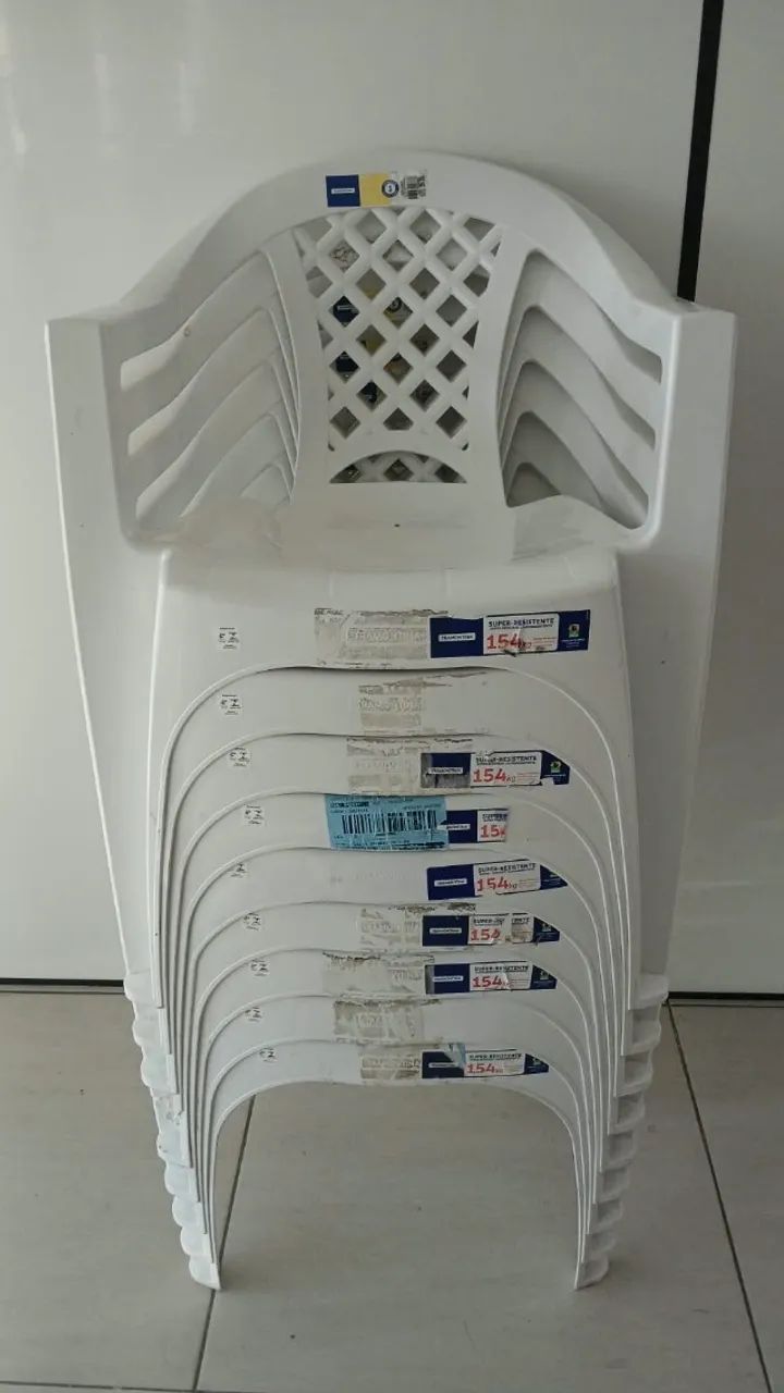 Conjunto 9 cadeiras de plástico com braço