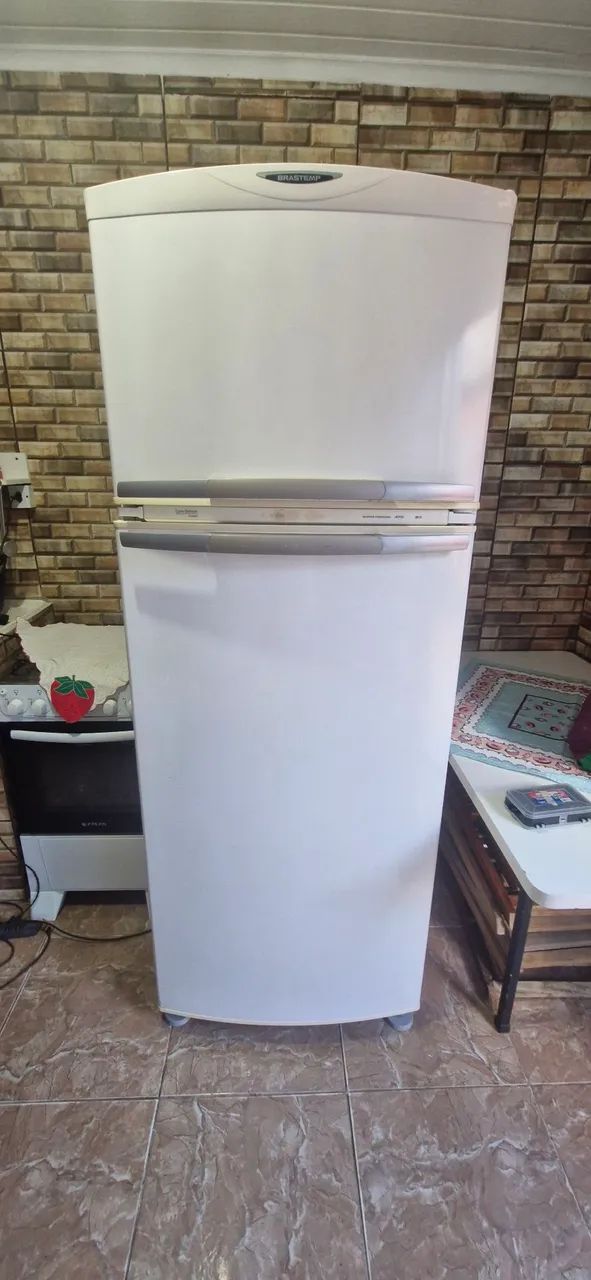 Vendo geladeira Brastemp