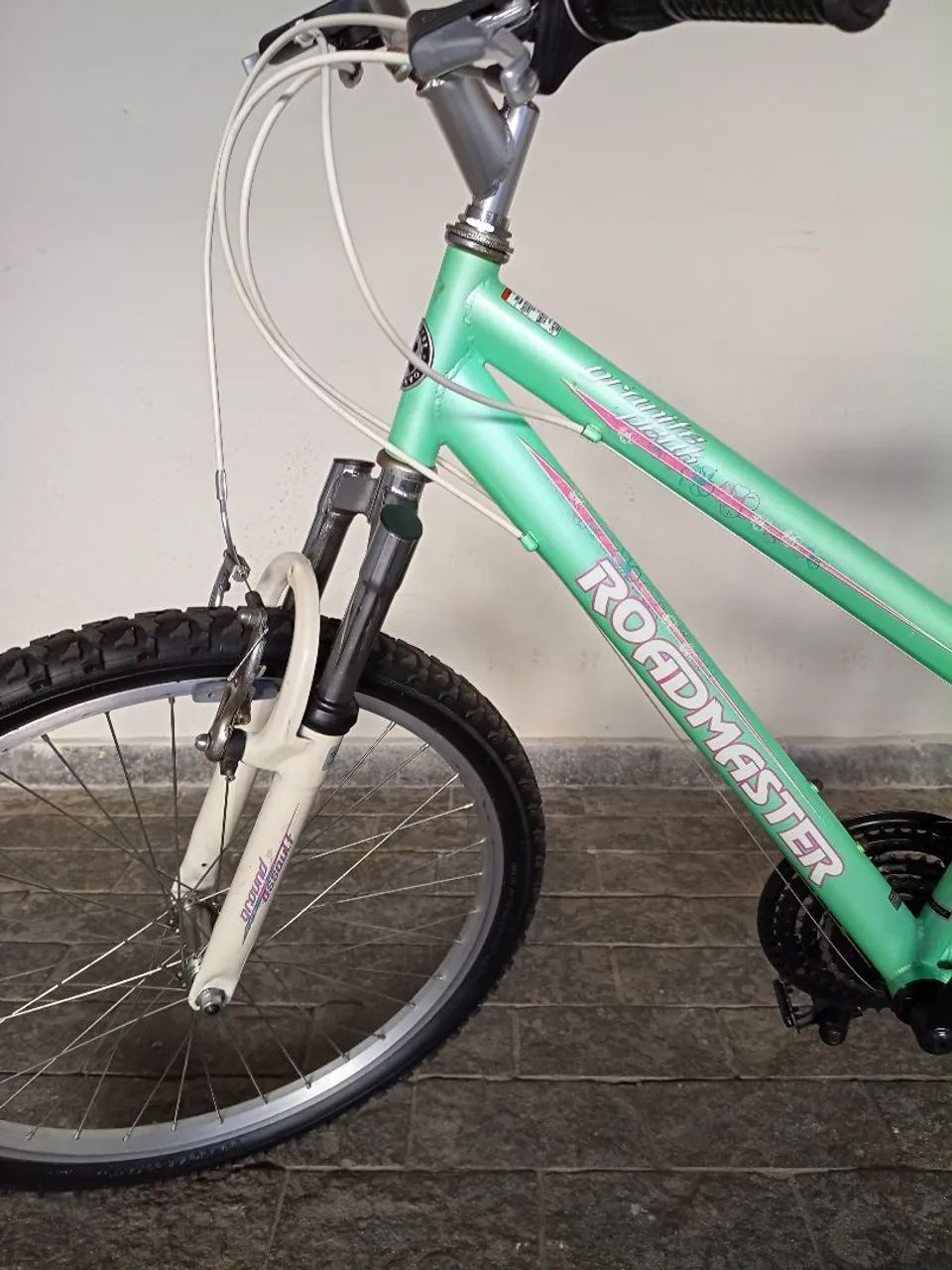 Bicicleta aro 24 semi nova - Foto 4