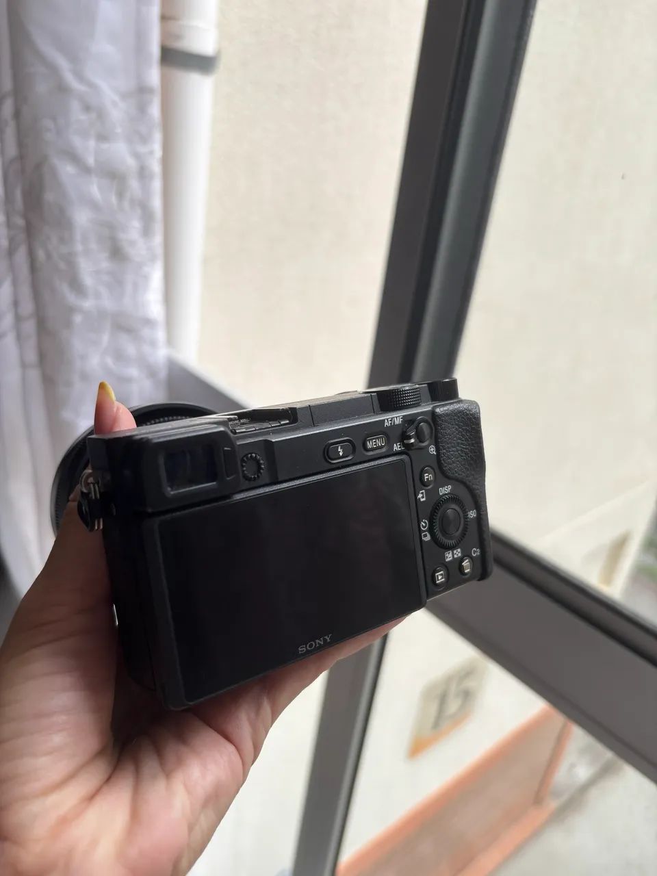 Câmera Sony a6400 + lente 30mm 1.4 - Foto 3