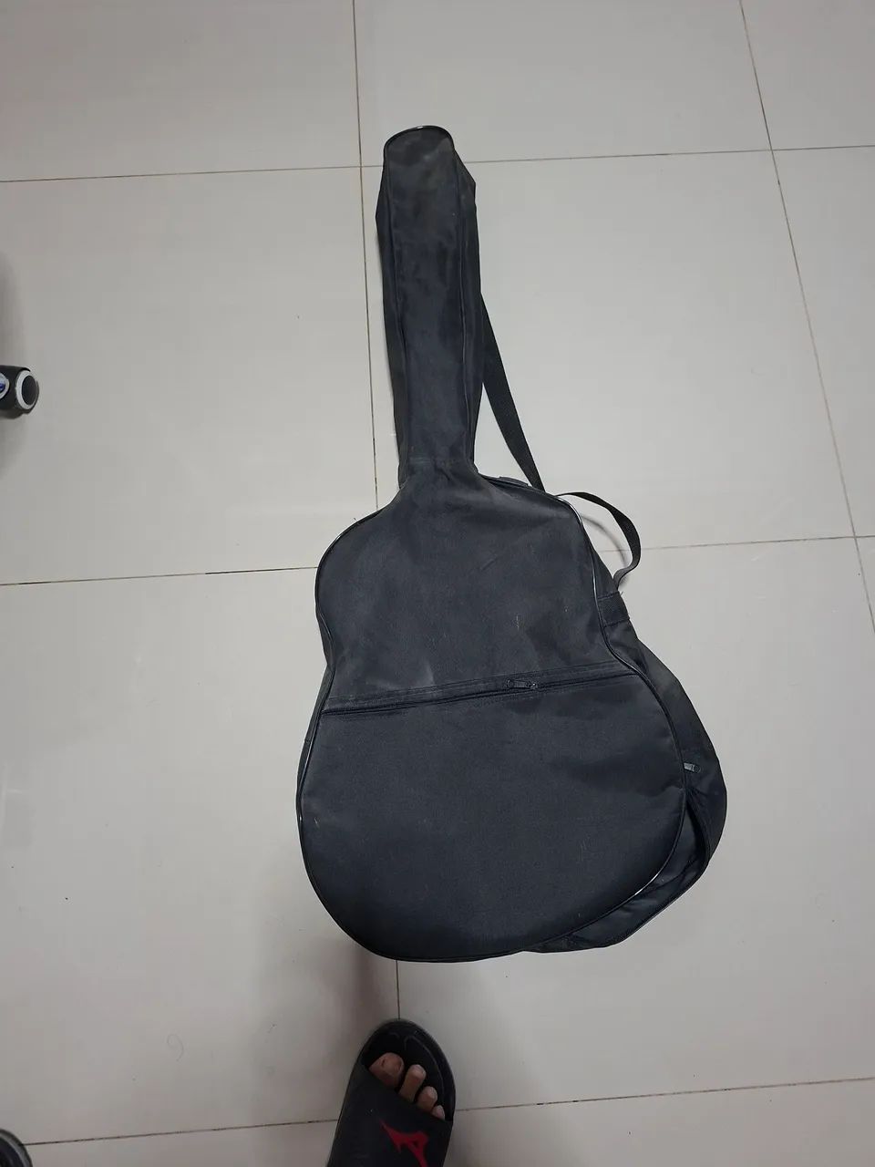 Violão clássico guitar com cordas novas e uma capa de proteção 