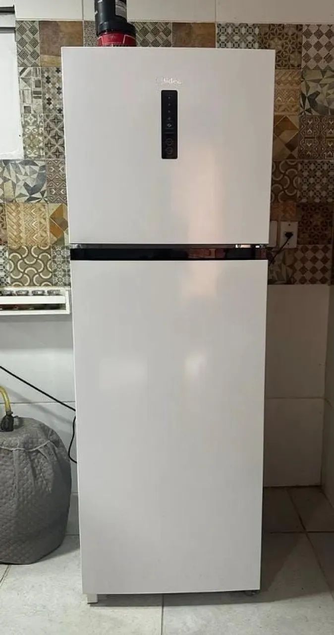 Vendo geladeira 347L