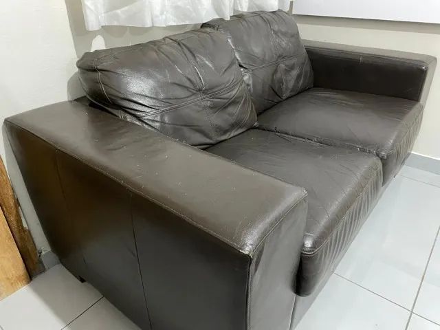 02 Sofás para Sala - Couro Legítimo - Foto 2