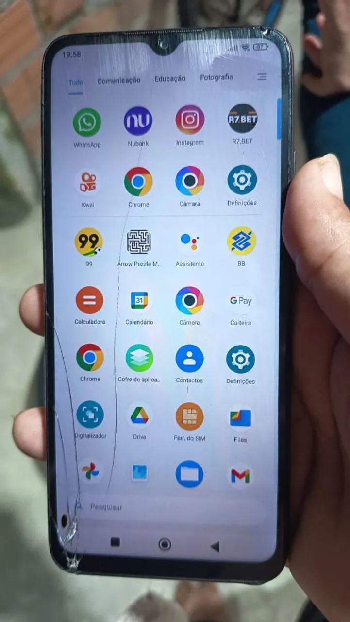 Celular POCO C40