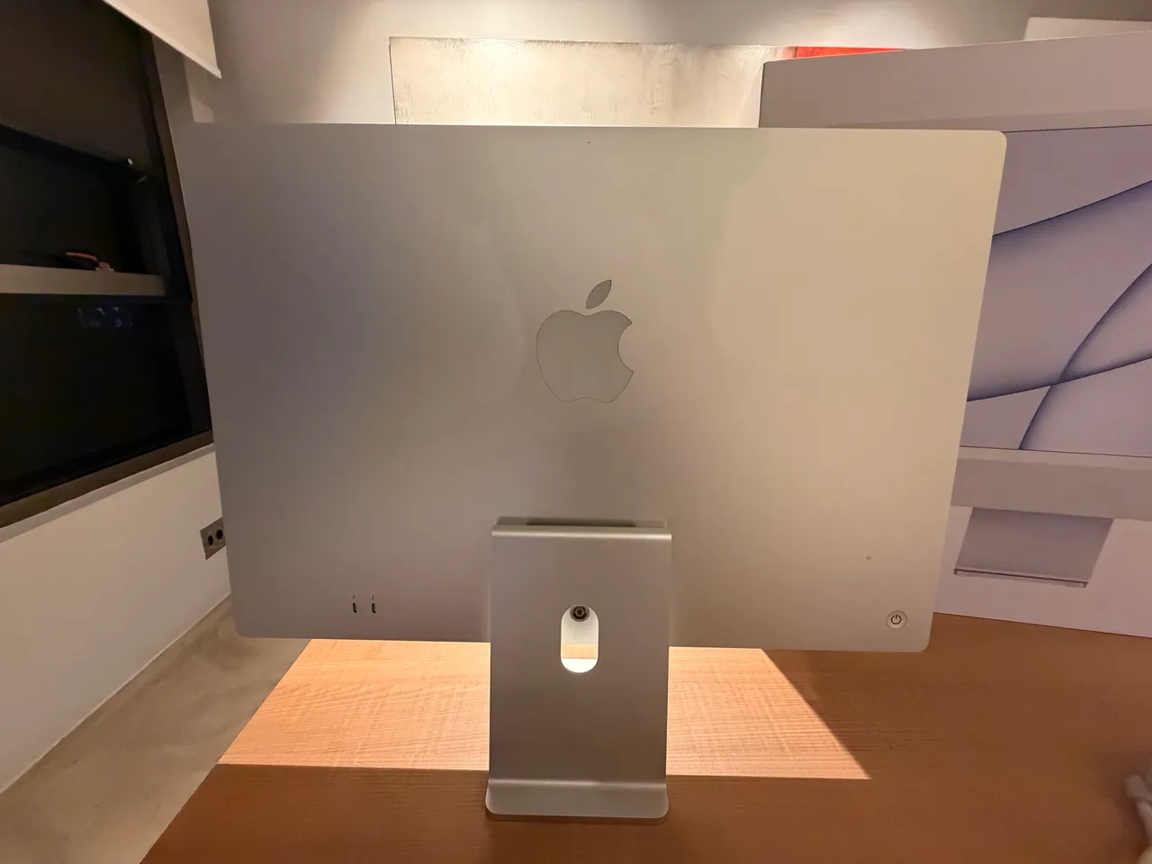 iMac Apple 24? M1 8GB 512GB ? Pouco uso, com teclado e mouse sem