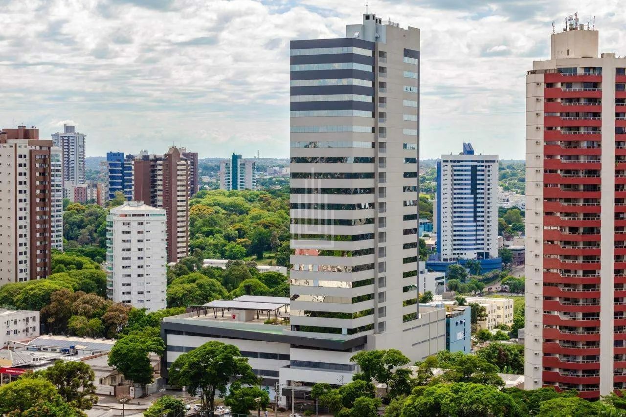 Sala comercial mobiliada para locação no Edifício Torre Marechal em Foz do Iguaçu.