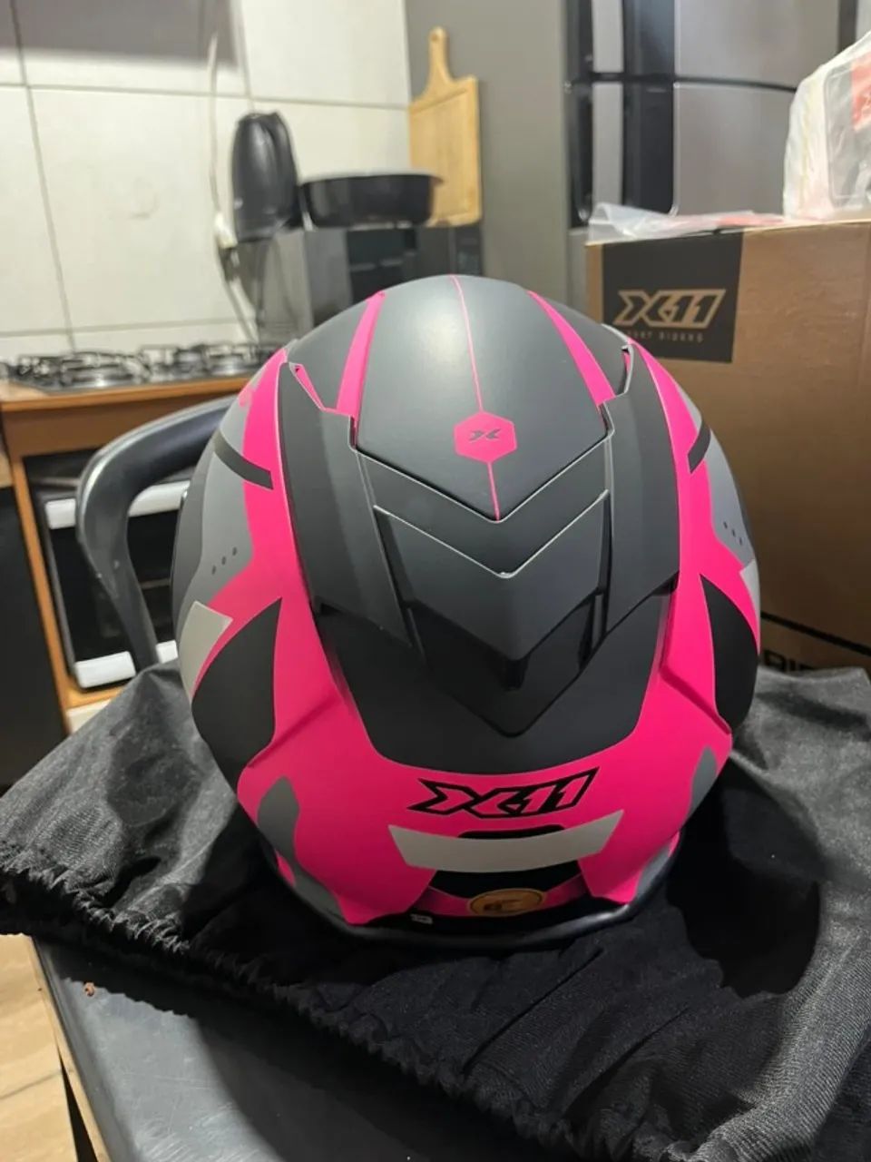 Capacete X11 Novo - Nº 58 - Nunca Usado - Completo com 2 Viseiras - Foto 2