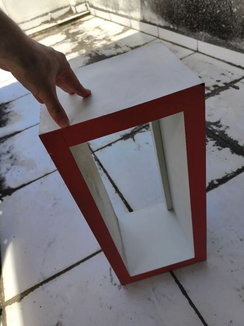 Nicho Retangular Organizador Branco e Vermelho