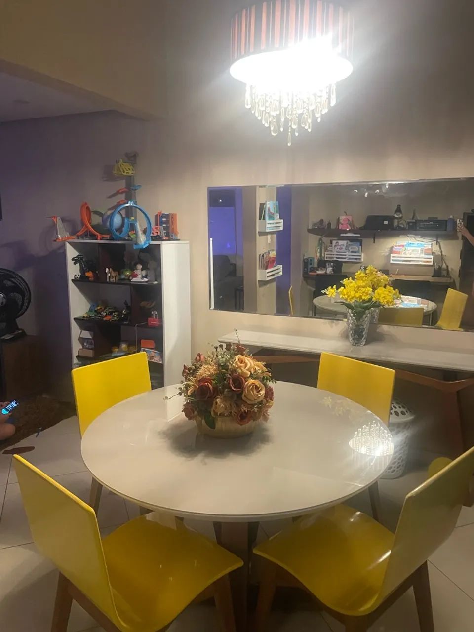Conjunto de mesa com 4 cadeiras e aparador - móveis Smarçaro - Foto 2
