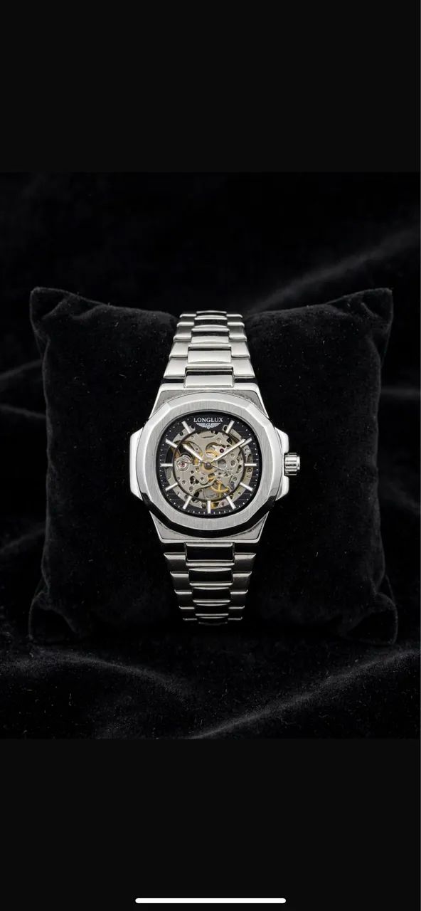 LONGLUX NAUTILUS SKELETON AUTOMÁTICO?