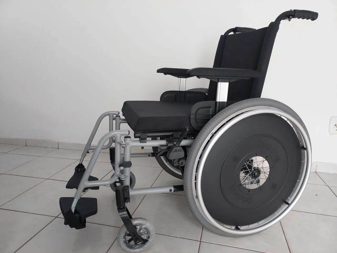 CADEIRA DE RODAS ORTOBRAS