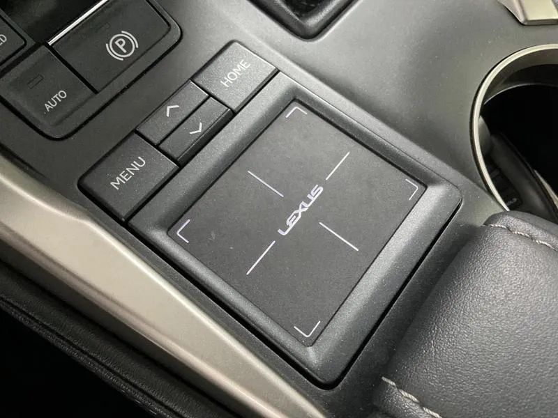 Lexus NX-200t F-sport 2.0 16V 238cv Aut., foto 13 de 19