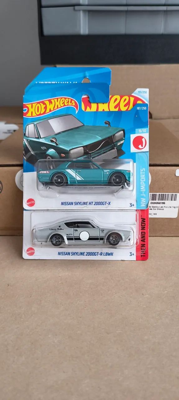 Hot Wheels 2 Nissan 2000 GT-R Verde e Cinza