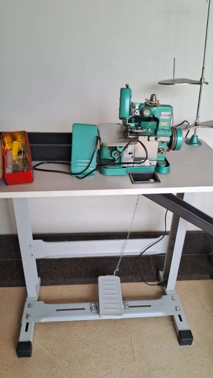 Máquina Overlock  - Foto 2