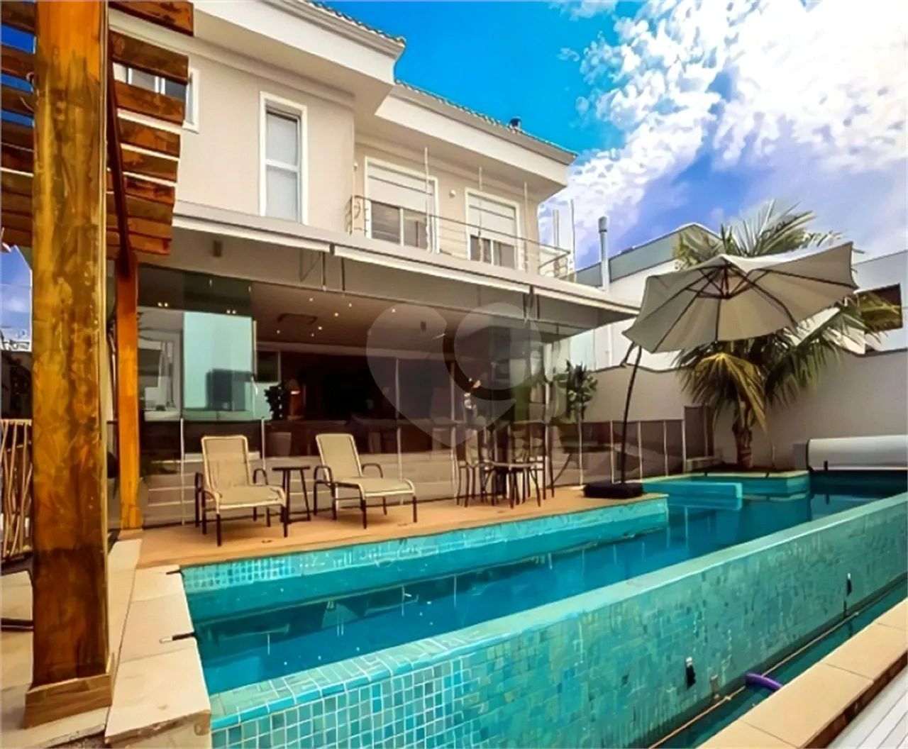 Casa de Alto Padrão em Condomínio com 4 suítes. - Foto 4