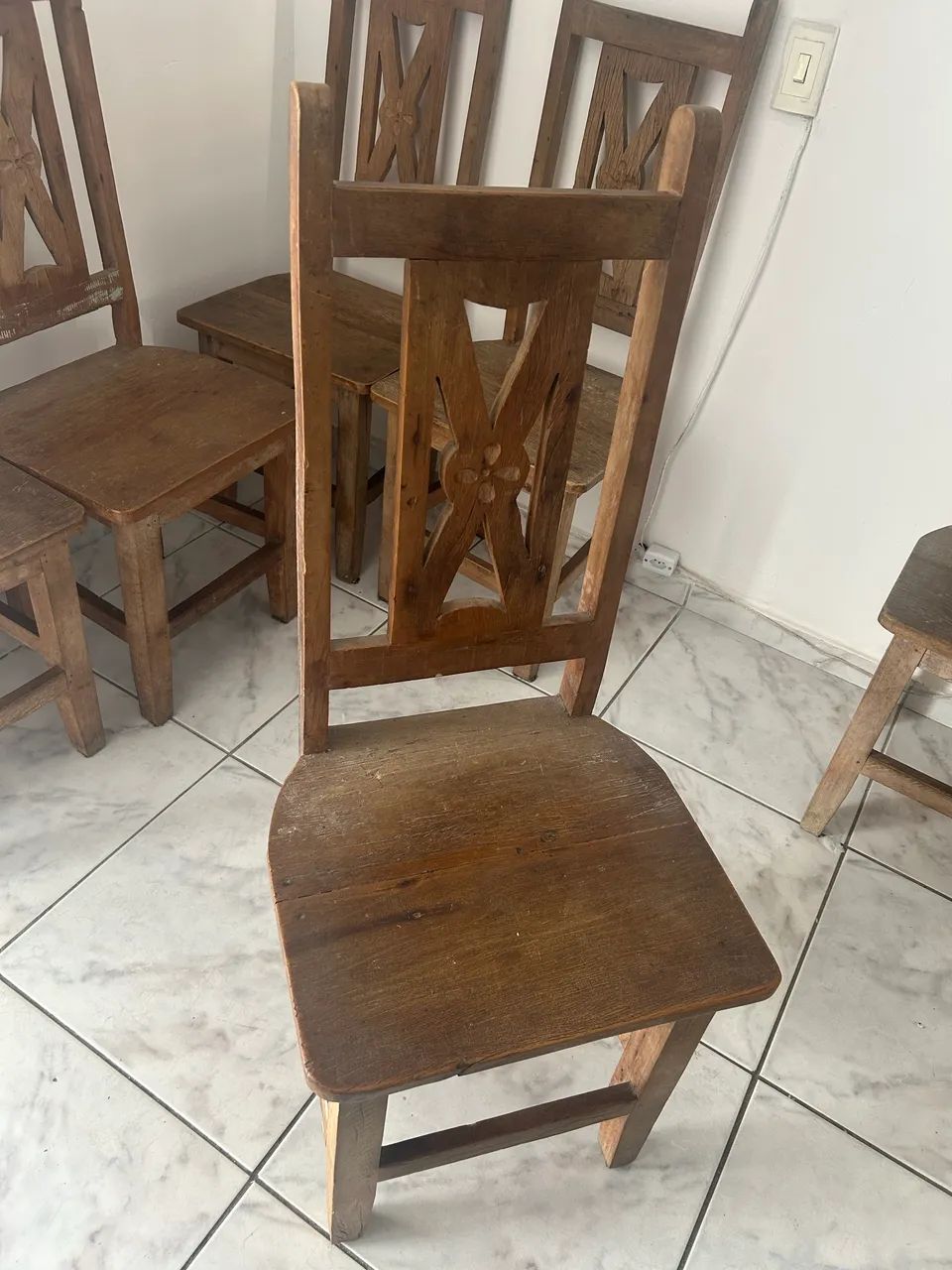 Conjunto de Mesa e Cadeiras Rústicas