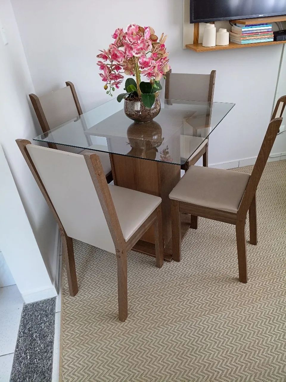 Mesa de 4 cadeiras 