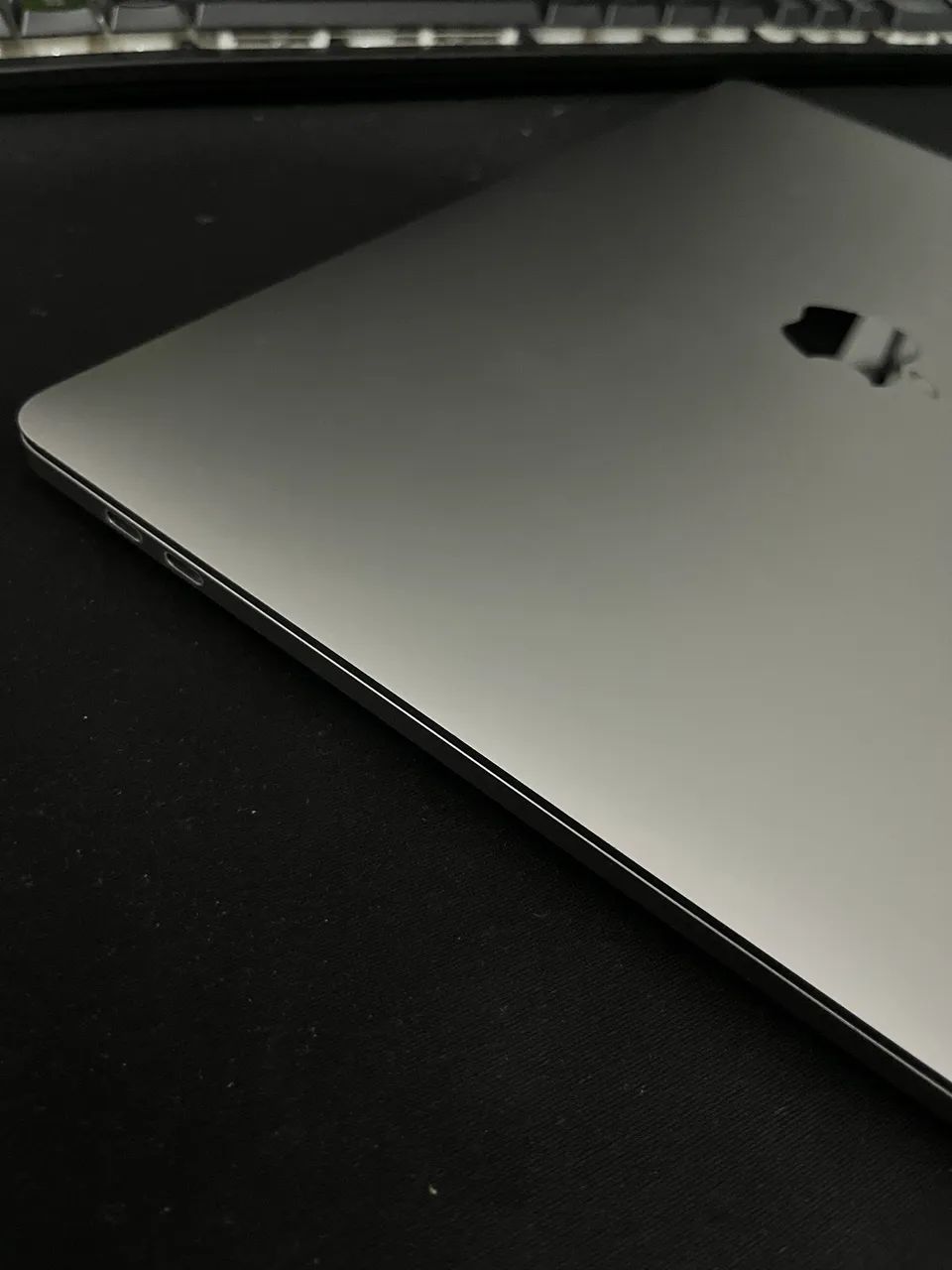 MacBook Pro 2020 com Touch bar 256gb 8gb de ram - Notebooks