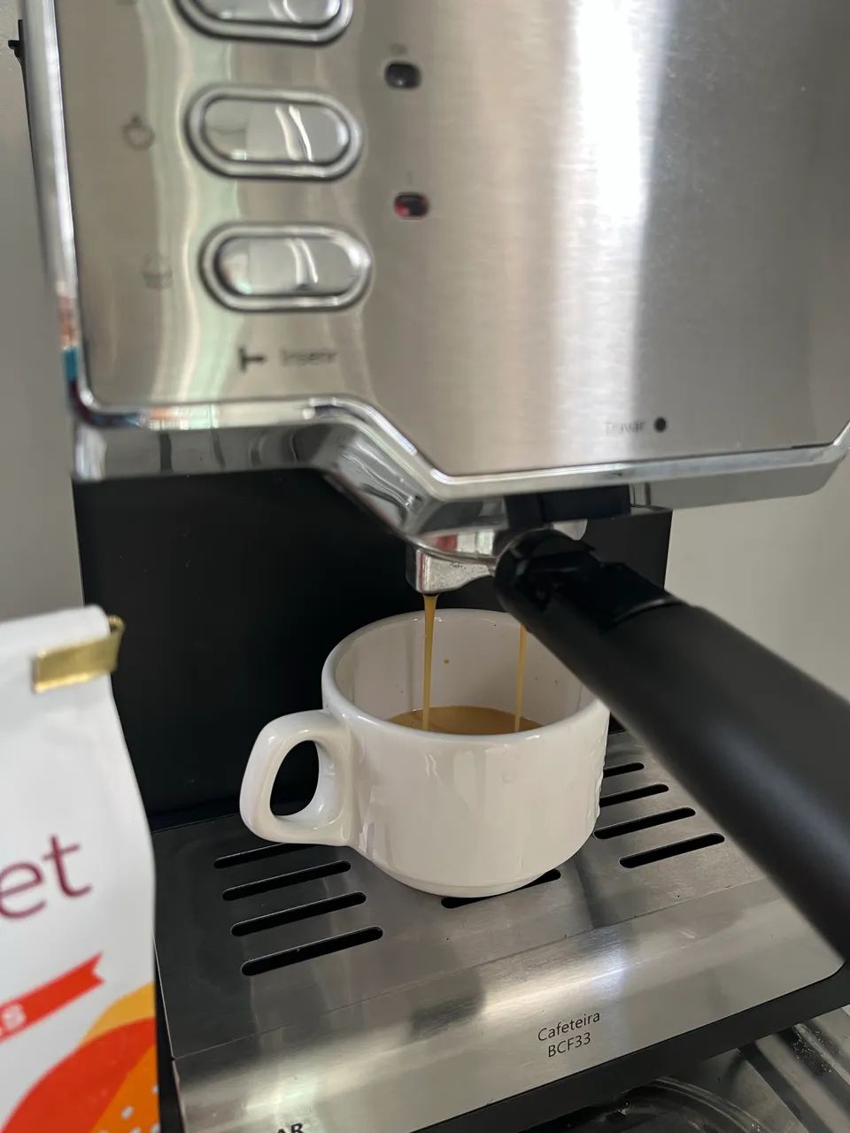 Vendo cafeteira eletrônica Britânia  - Foto 4