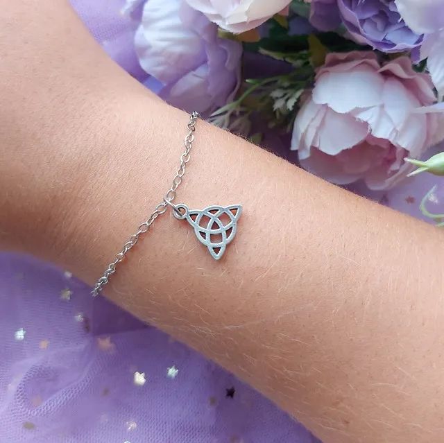 Pulseira Delicada Triquetra Celta - Foto 3
