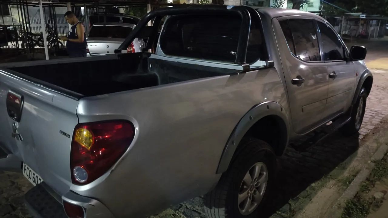 Mitsubishi L200 L200 Triton GLS 3.2 CD TB Int.Diesel Mec 2015