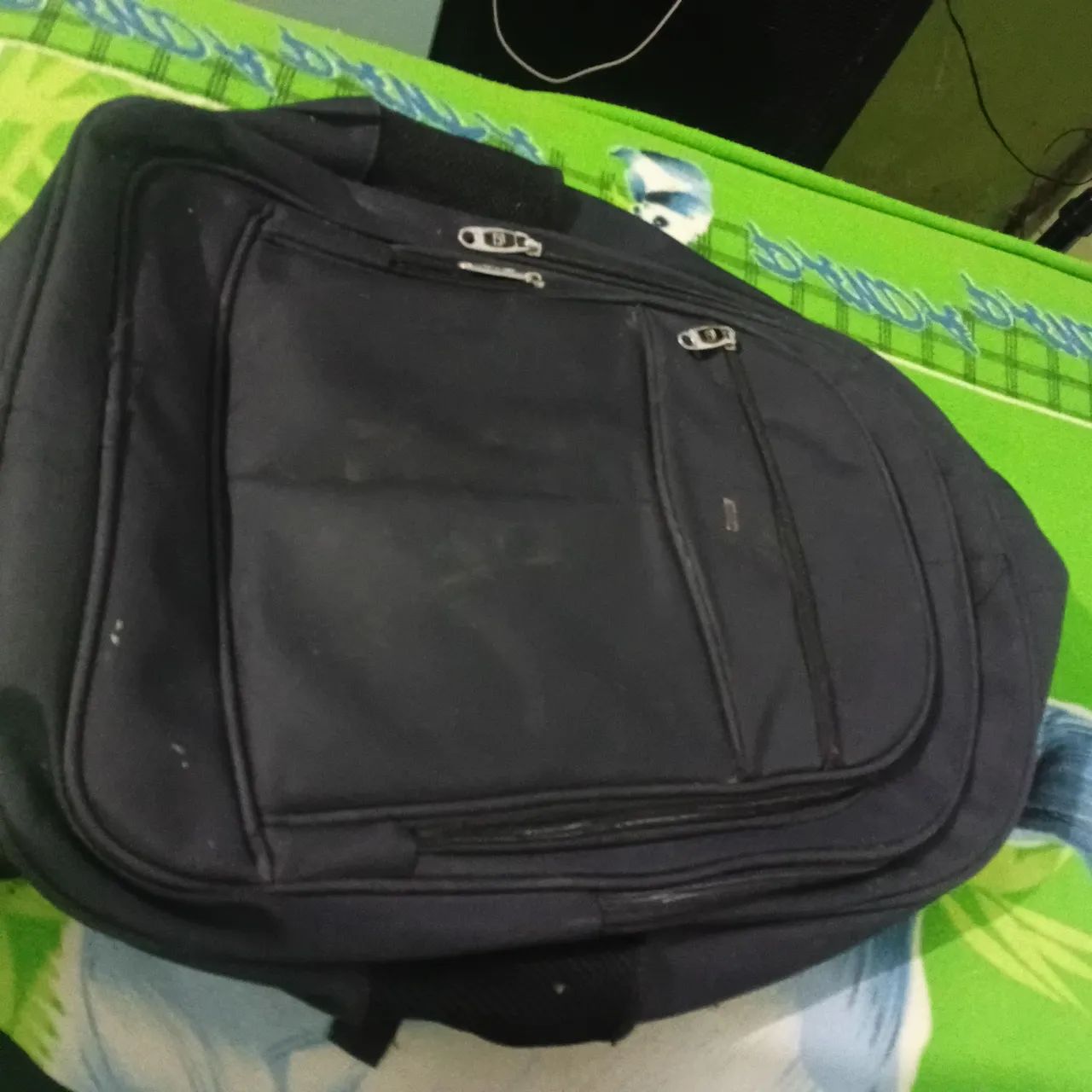Vendo mochila grande ideal pra notebook  - Foto 3