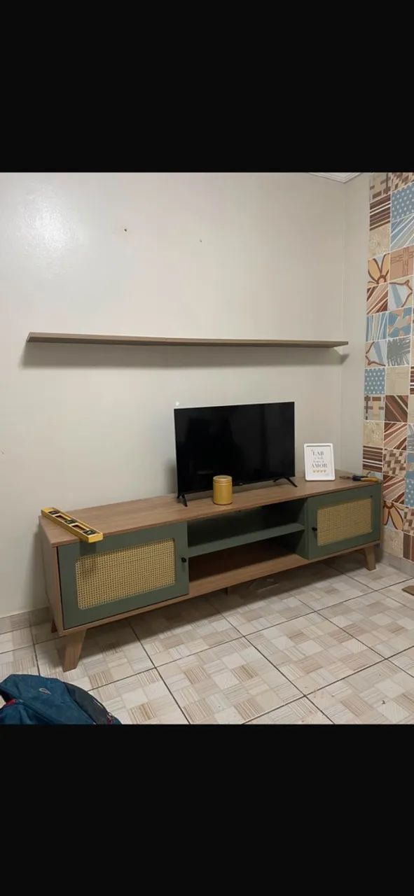 Rack para sala na cor menta