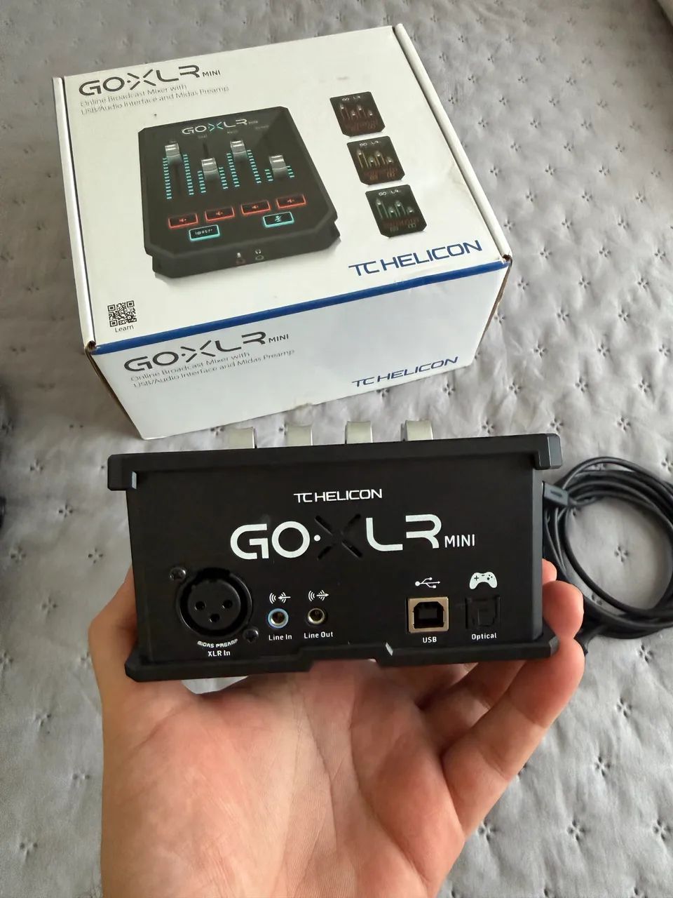 Mesa de Som GOXLR Mini + Microfone Fifine AM8 - Foto 4