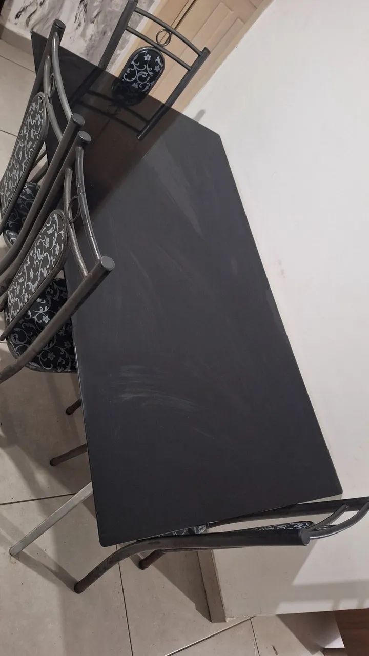 Mesa de vidro 4 cadeiras