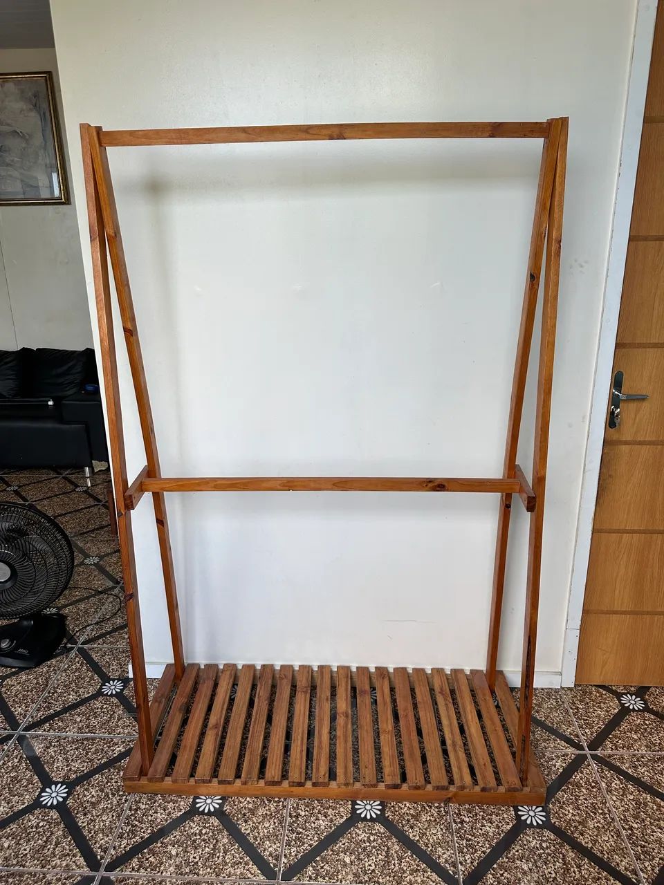Arara para roupa de madeira - Foto 3