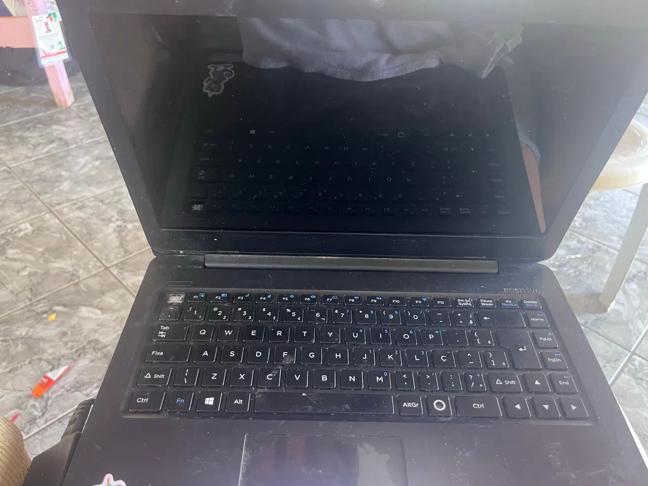 Vendo notebook Positivo 