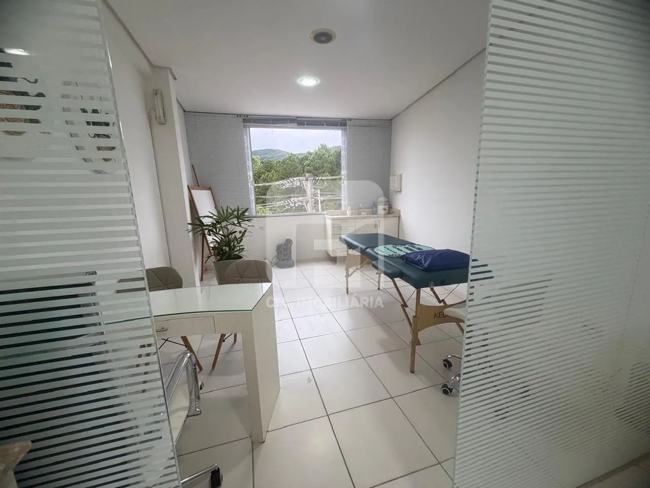 Sala comercial à venda no Bairro Córrego Grande - Foto 4