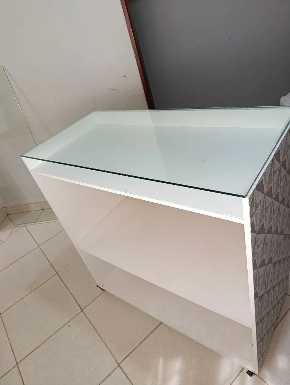 Balcão divisória expositora de vidro. - Foto 6
