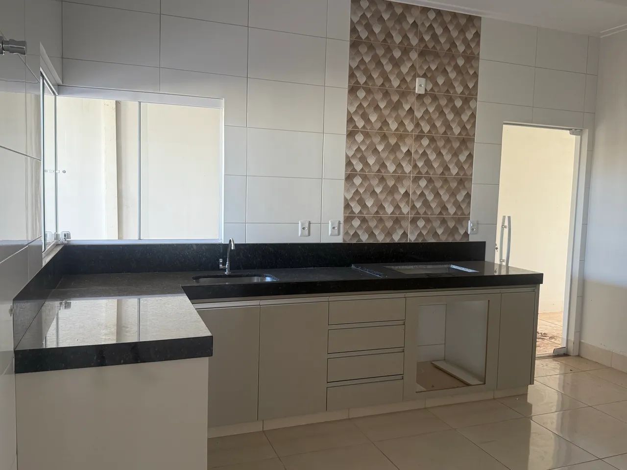 Casa semi nova em Paraíso Tocantins - Foto 3