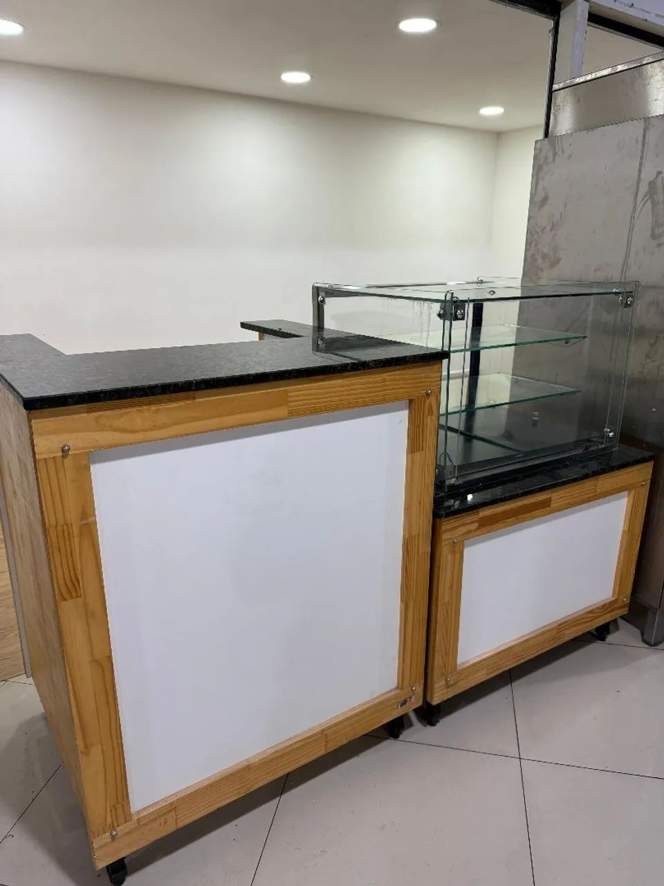 BALCÃO REFRIGERADO ALKIT COM VITRINE EXPOSITORA  - Foto 2