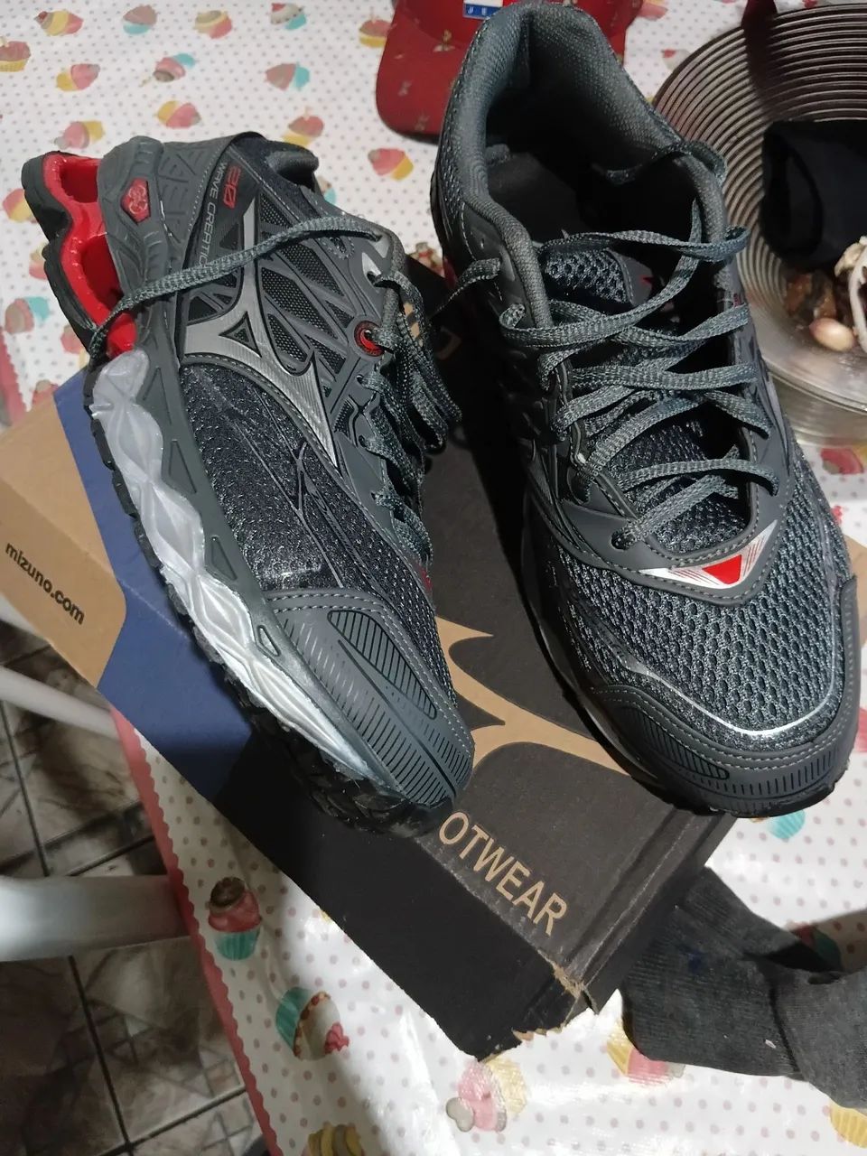 Tenis mizuno num 43 primeira linha