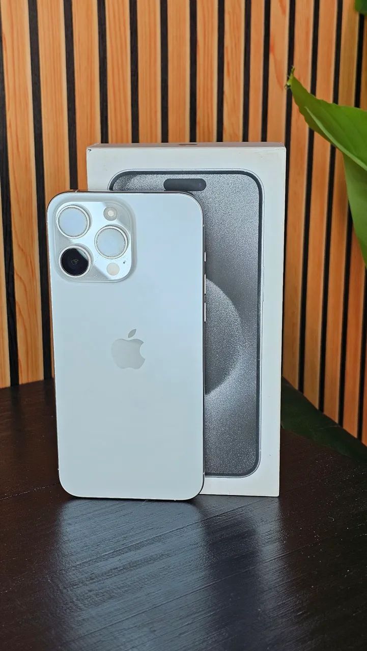 iPhone 15 Pro Max 256GB Branco 88% - Celulares e Smartphones