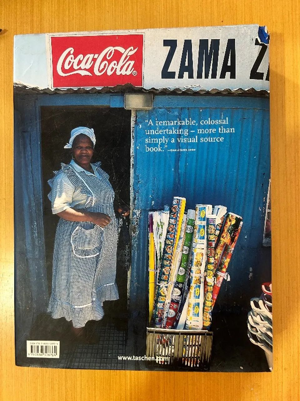 livro é African Interiors, da editora TASCHEN - Foto 3