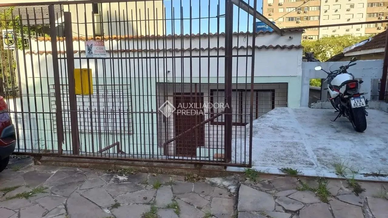 Oportunidade Única no Coração de Teresópolis! Espaço, Potencial e Localização!