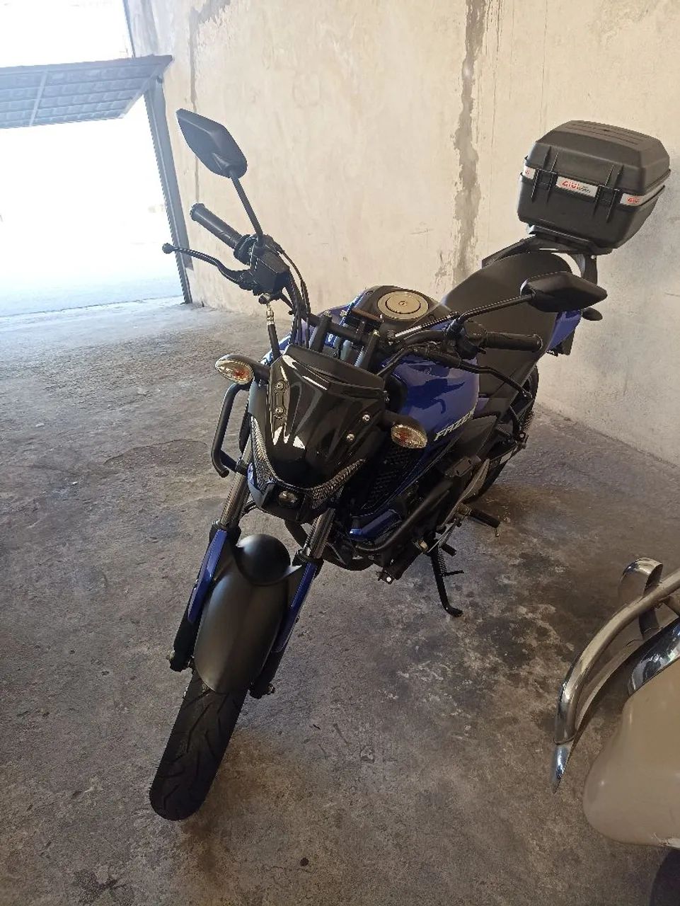 FZ15 
