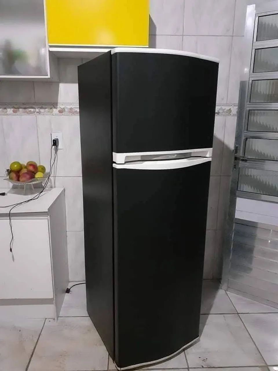 Envelopamento de geladeira  - Foto 3