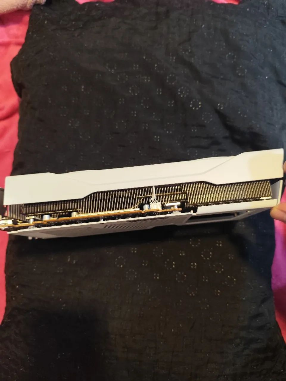 Vende-se Placa de Video XFX Radeon RX 9060 XT Gaming Edition OC White, 8GB, GDDR6, 128-bit - Foto 3